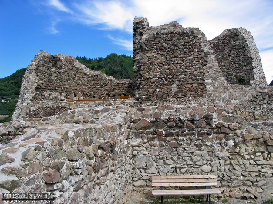 Ruine Unterkasatsch – Pfeffersburg | Nals