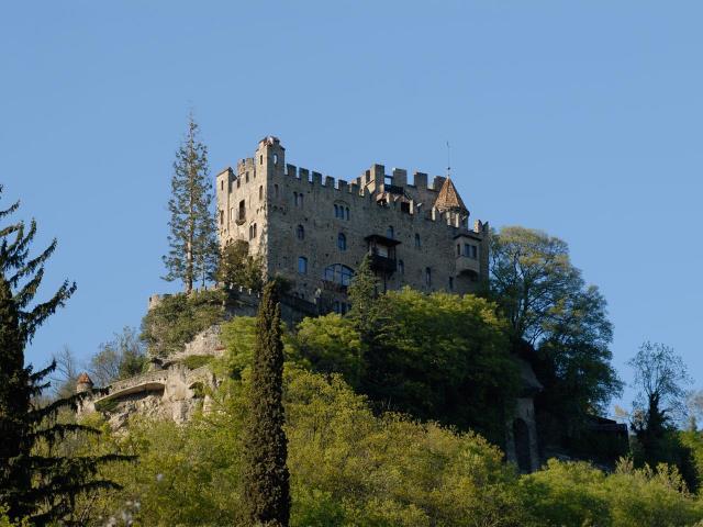 Brunnenburg Castle | Tirolo