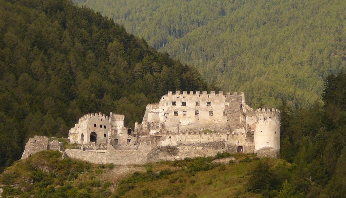 Castle ruin Lichtenberg | Prato allo Stelvio