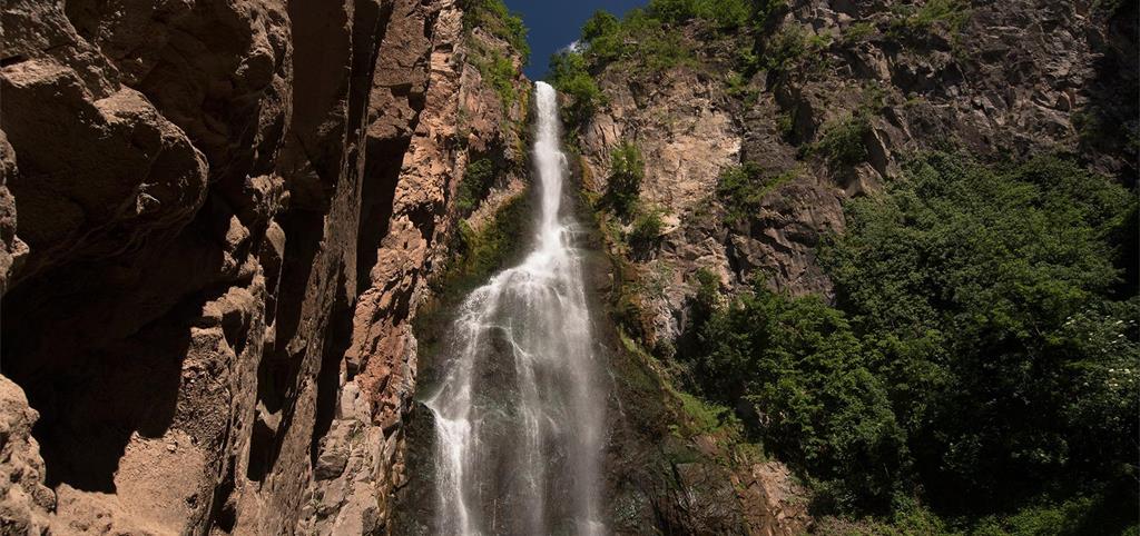 Zum Wasserfall | Vilpian