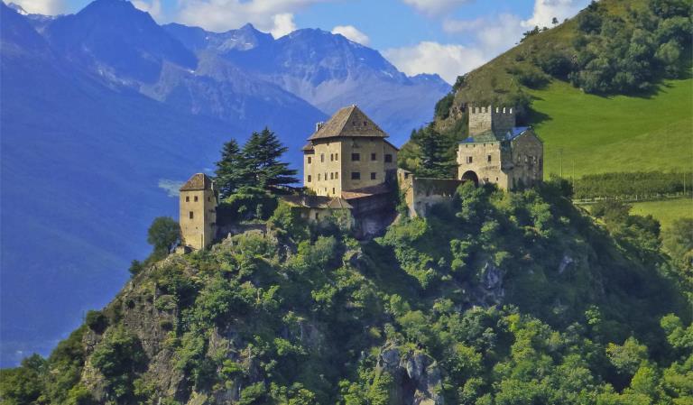 Schloss Juval am Taleingang des Schnalstals