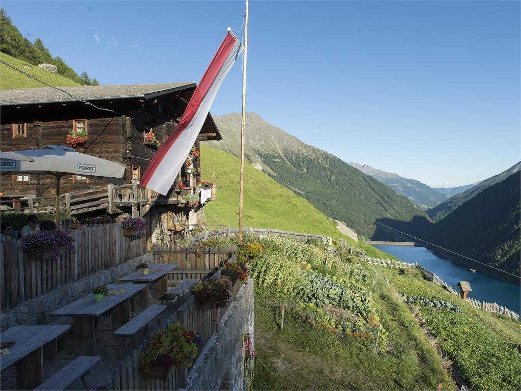 Wanderung zum einst höchsten Getreidehof Europas